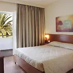 Sandy Hotel