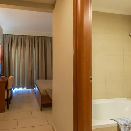 Sandy Otel 4*