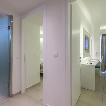 Sandy Hotel 4*