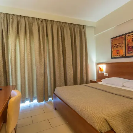 Sandy ホテル マルマリ